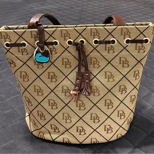 Vintage Dooney Bourke Signature Canvas Drawstring Bucket Purse Excellent Shape